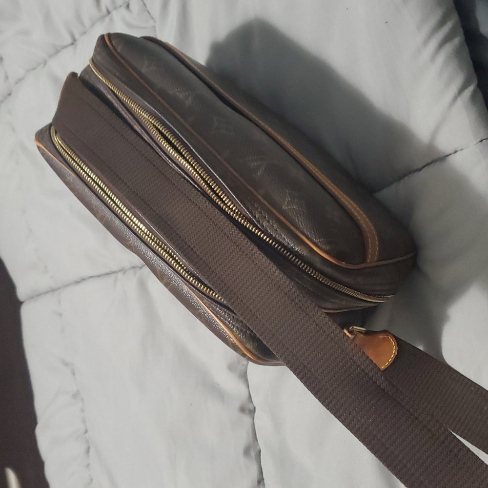Authentic Louis Vuitton Reporter - Picture 8 of 11